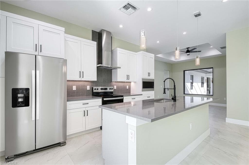 219 33rd Ave NW, Naples, FL 34120-17