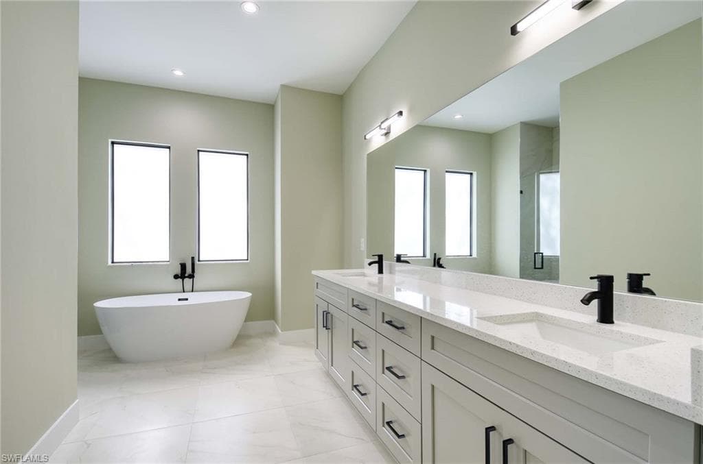 219 33rd Ave NW, Naples, FL 34120-19