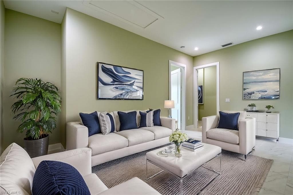 219 33rd Ave NW, Naples, FL 34120-22