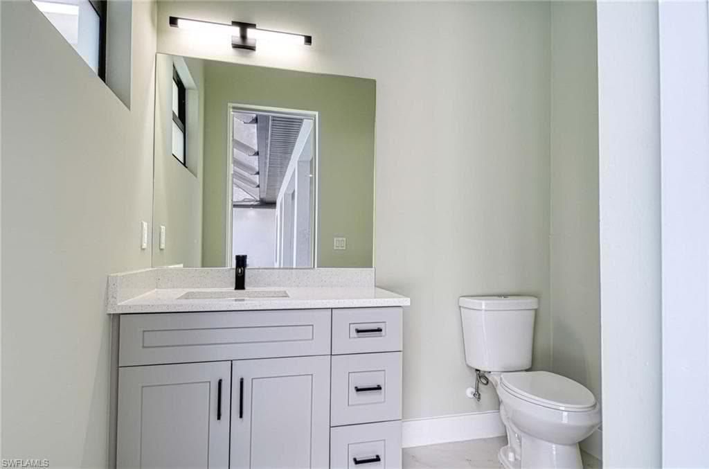 219 33rd Ave NW, Naples, FL 34120-37