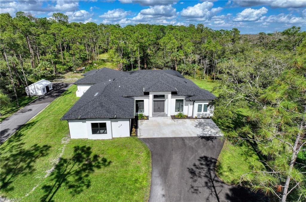 219 33rd Ave NW, Naples, FL 34120-4