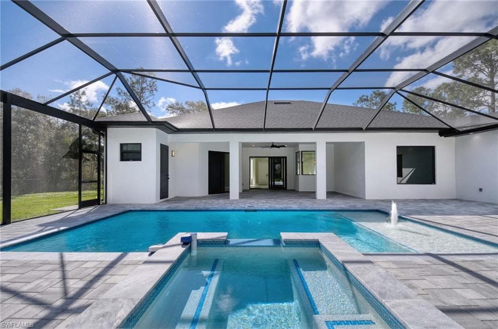 219 33rd Ave NW, Naples, FL 34120-8