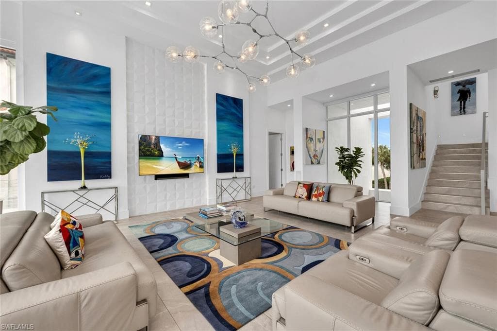 432 Bayside Ave, Naples, FL 34108-8