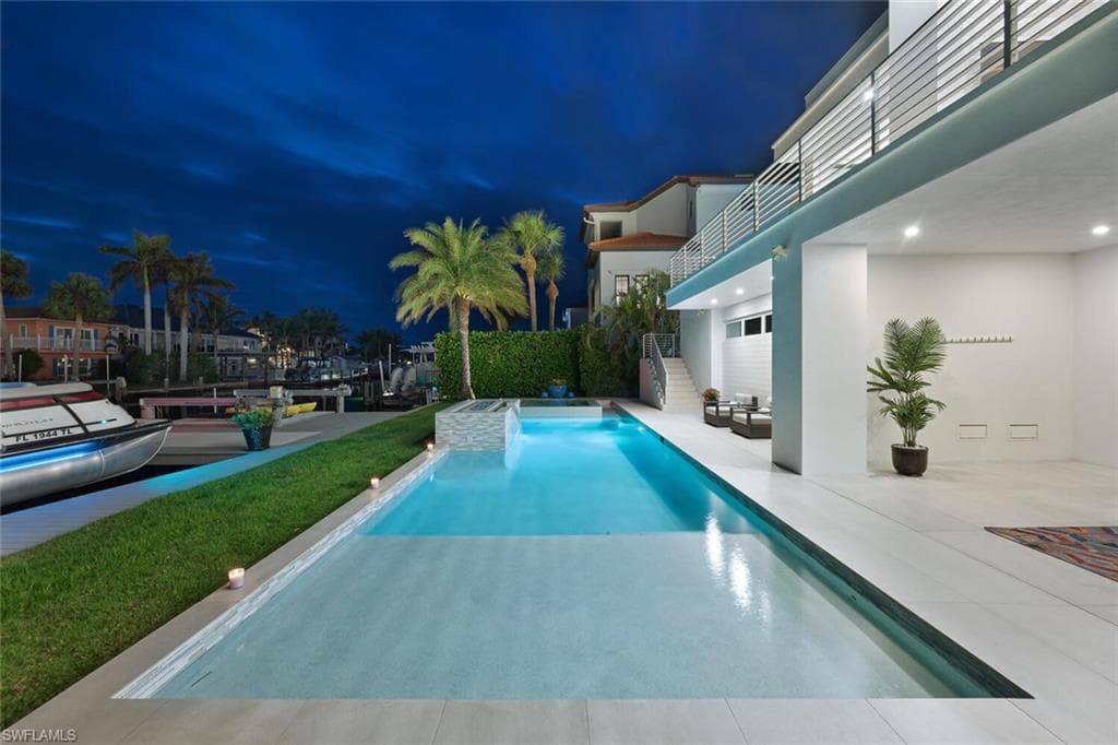 432 Bayside Ave, Naples, FL 34108-12