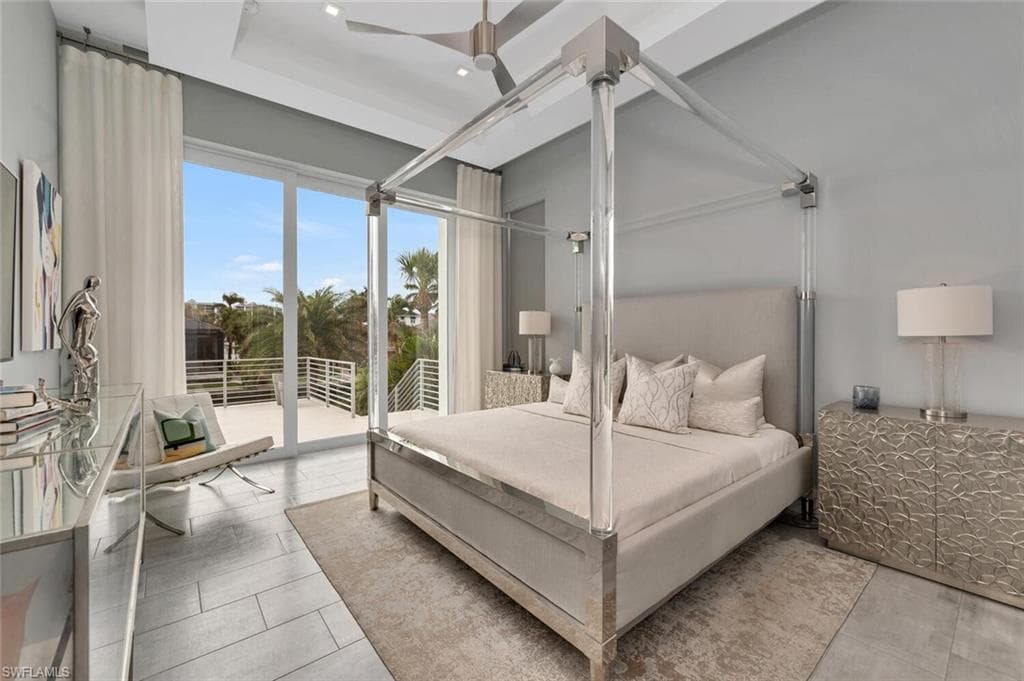 432 Bayside Ave, Naples, FL 34108-13