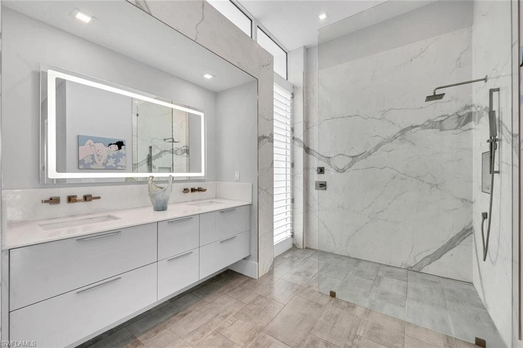 432 Bayside Ave, Naples, FL 34108-14