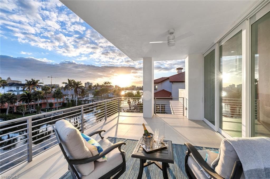 432 Bayside Ave, Naples, FL 34108-19