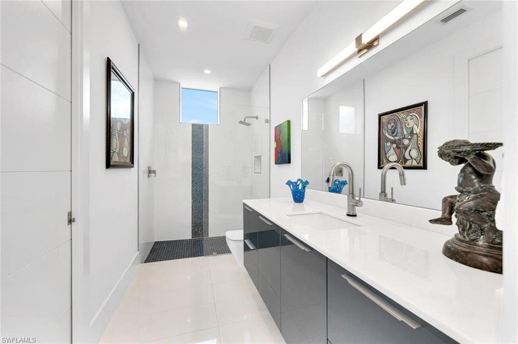 432 Bayside Ave, Naples, FL 34108-20