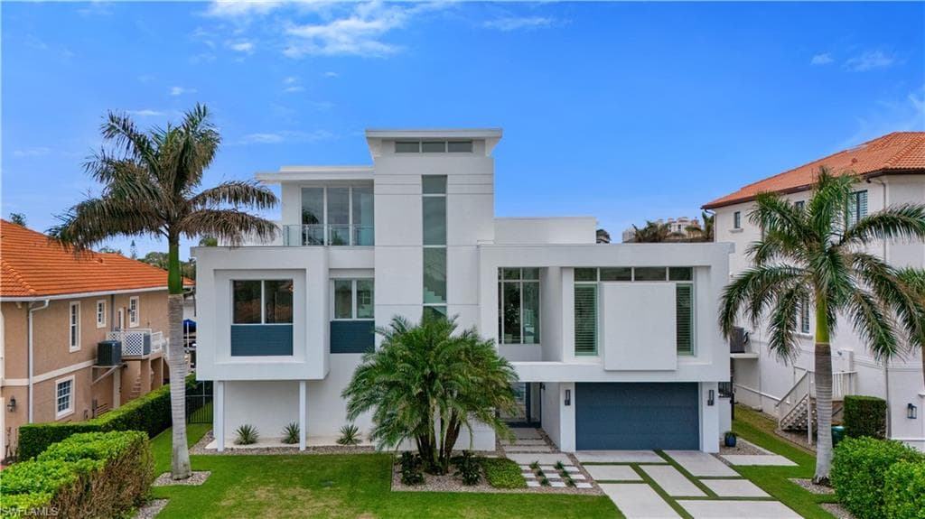 432 Bayside Ave, Naples, FL 34108-2