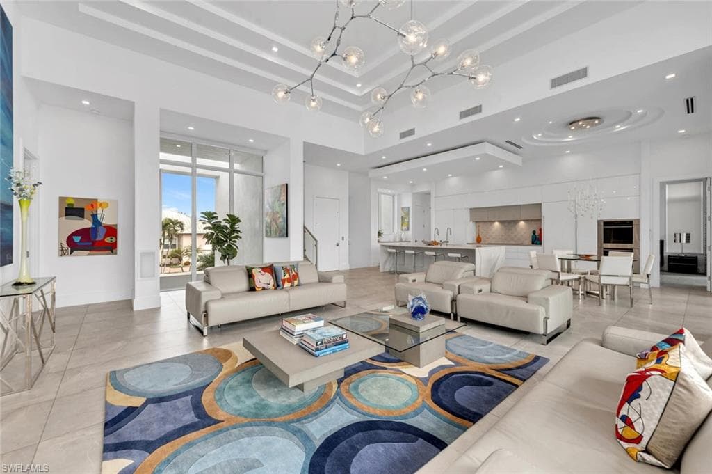 432 Bayside Ave, Naples, FL 34108-6