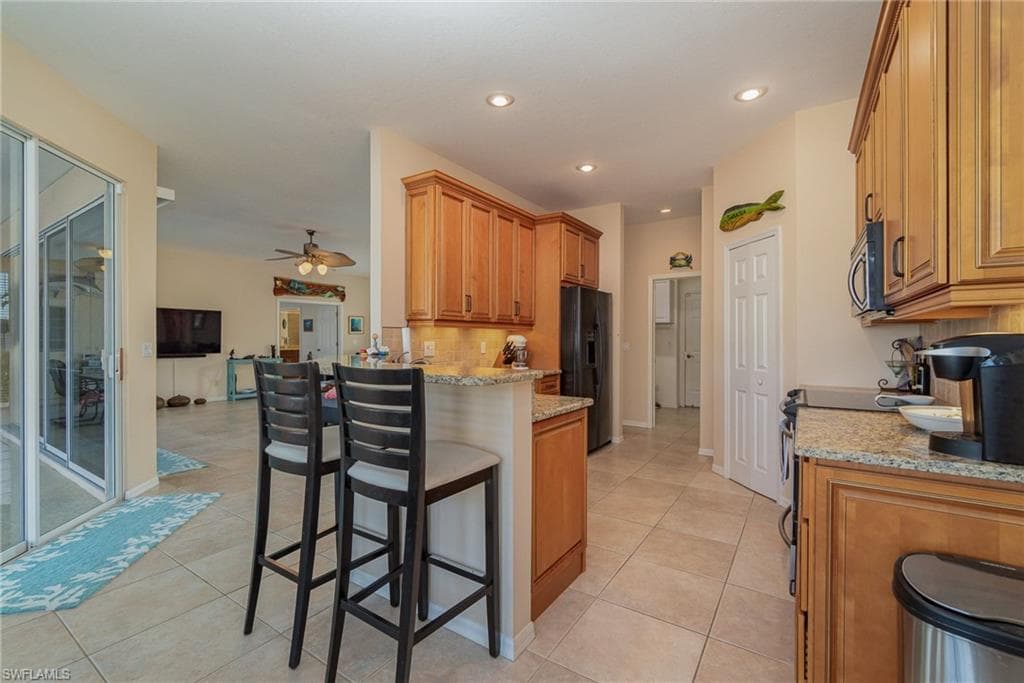 149 54th Ter, Cape Coral, FL 33914-17