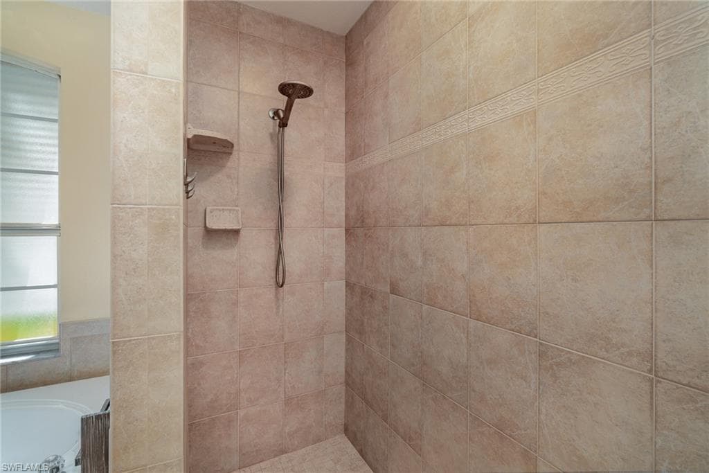 149 54th Ter, Cape Coral, FL 33914-25
