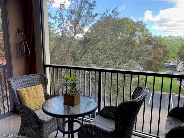 1225 Reserve Way 6-303, Naples, FL 34105-16