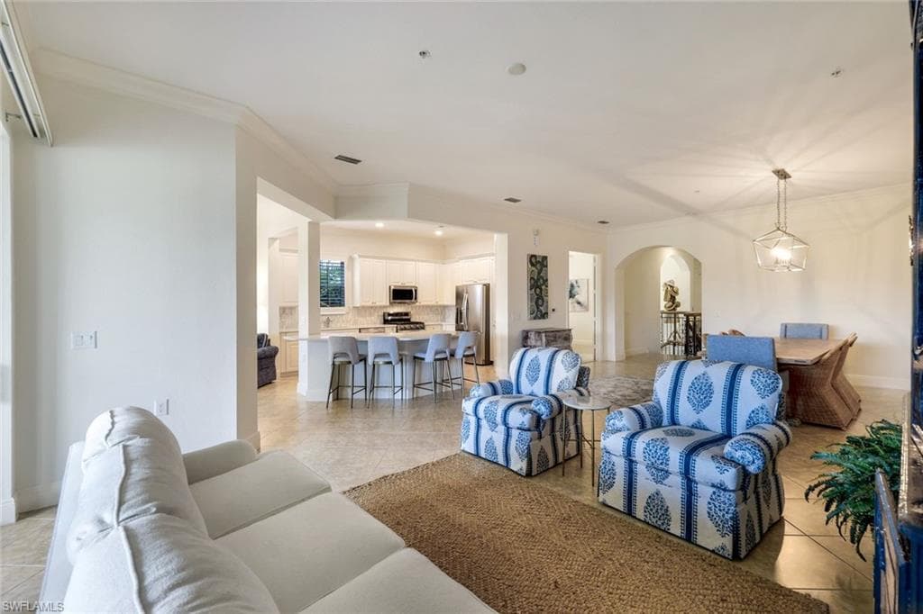 3176 Serena Ln 202, Naples, FL 34114-10