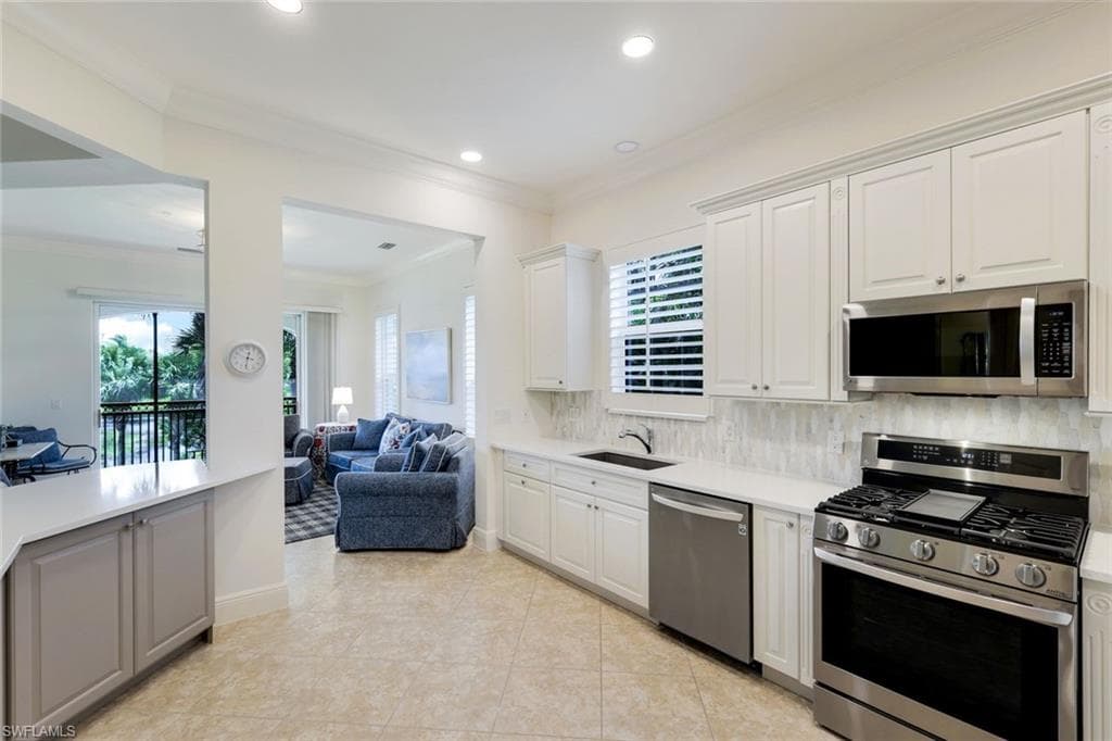 3176 Serena Ln 202, Naples, FL 34114-13