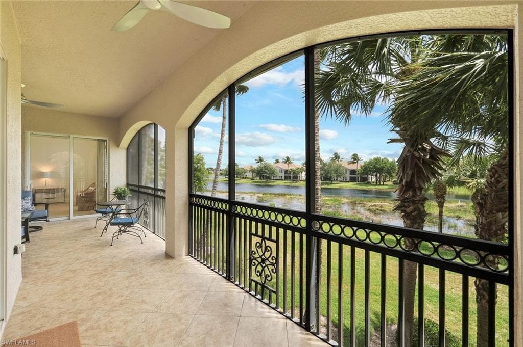 3176 Serena Ln 202, Naples, FL 34114-2