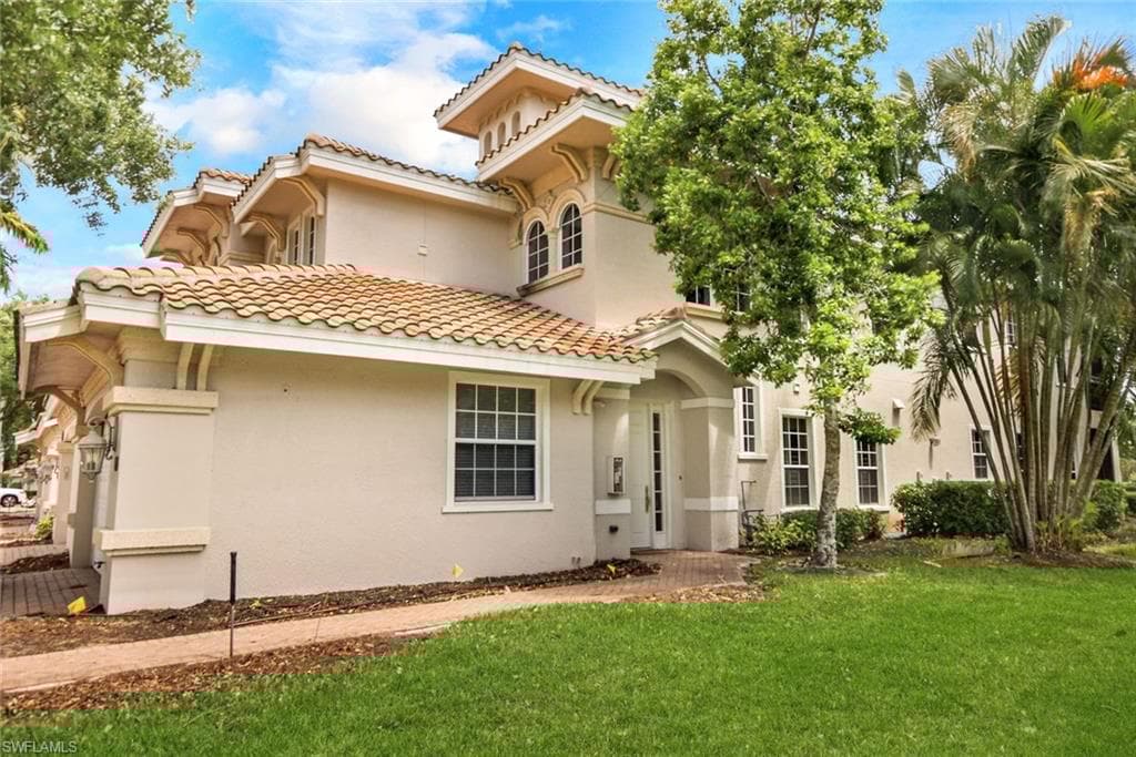 3176 Serena Ln 202, Naples, FL 34114-4