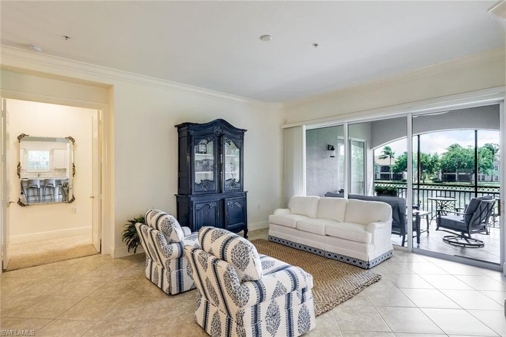 3176 Serena Ln 202, Naples, FL 34114-8