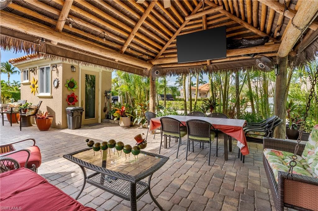 13446 Ladyfish Ln, Naples, FL 34114-13