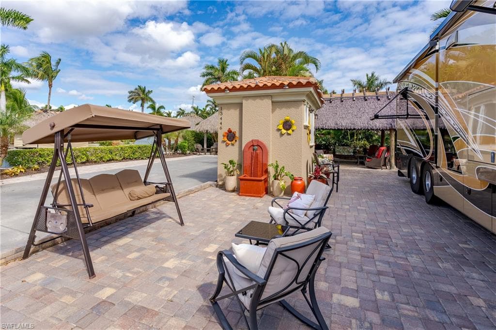 13446 Ladyfish Ln, Naples, FL 34114-16