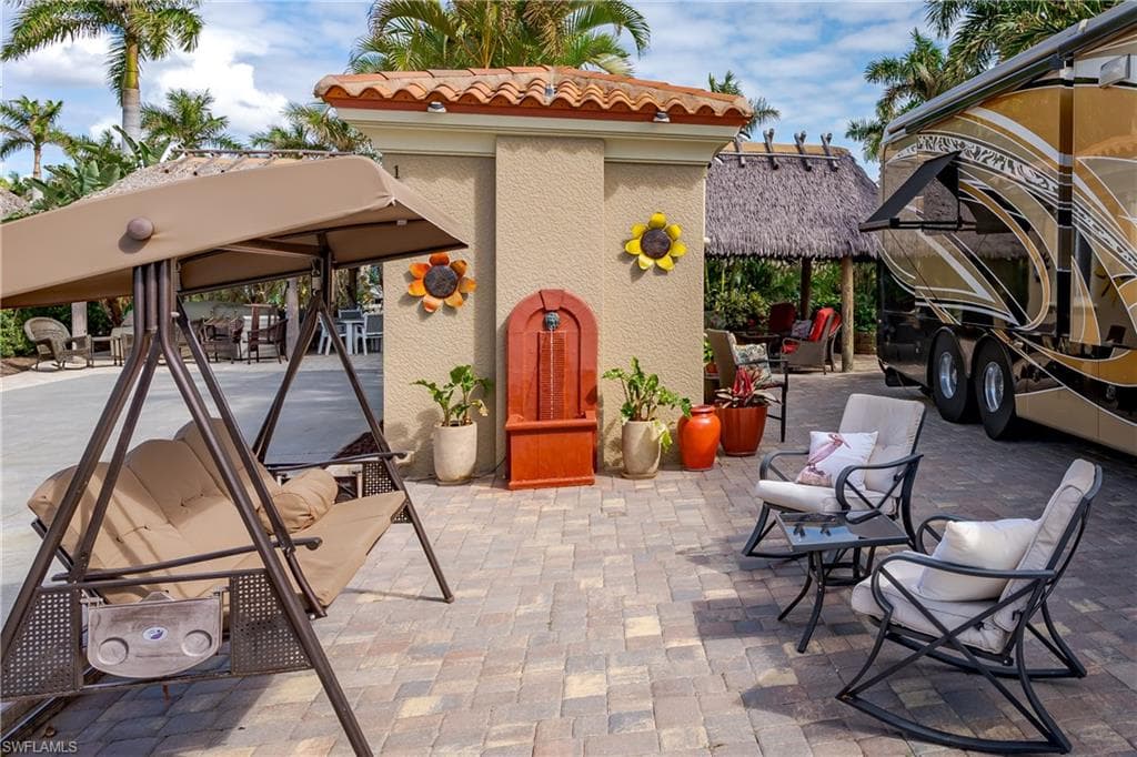 13446 Ladyfish Ln, Naples, FL 34114-17