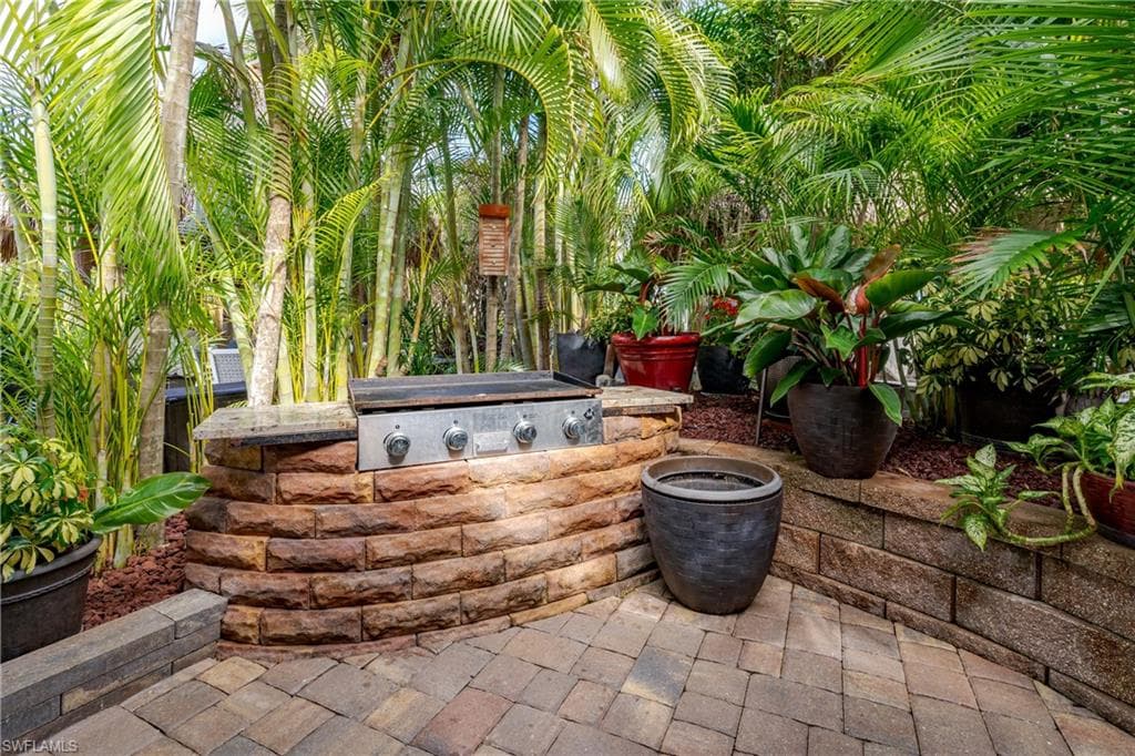 13446 Ladyfish Ln, Naples, FL 34114-5