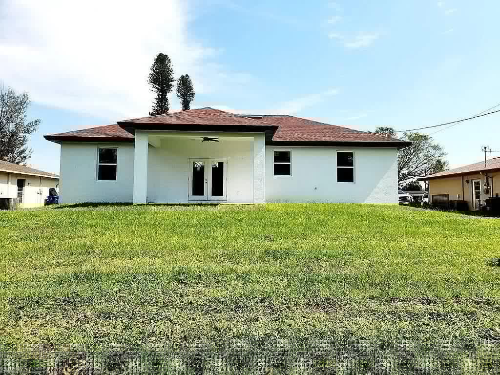 127 Connecticut Rd, Lehigh Acres, FL 33936-28