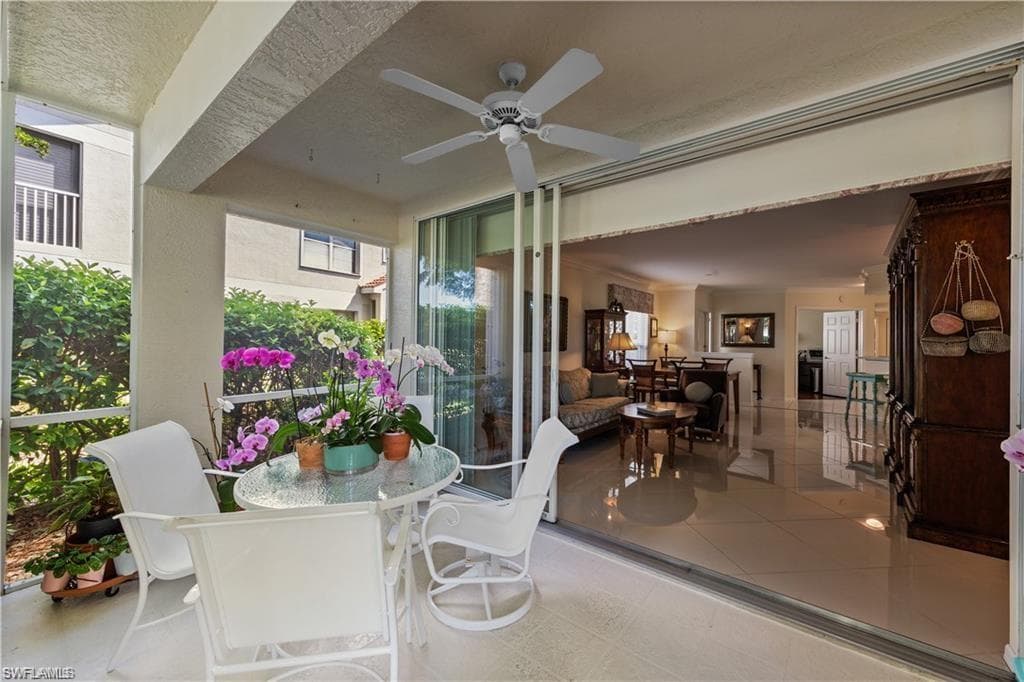 5045 Cedar Springs Dr 104, Naples, FL 34110-9