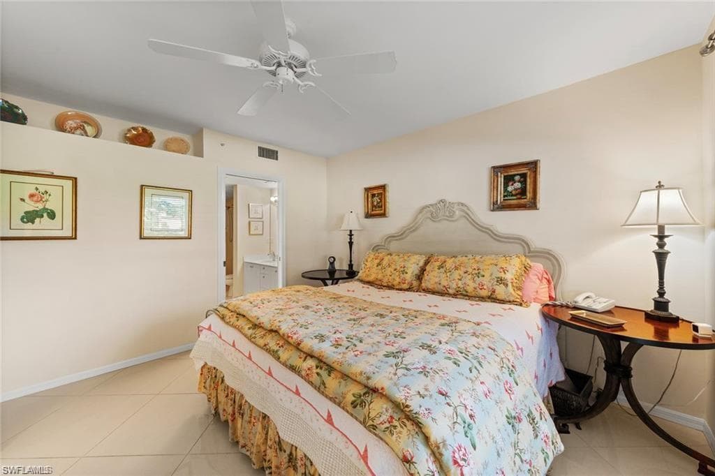 5045 Cedar Springs Dr 104, Naples, FL 34110-24