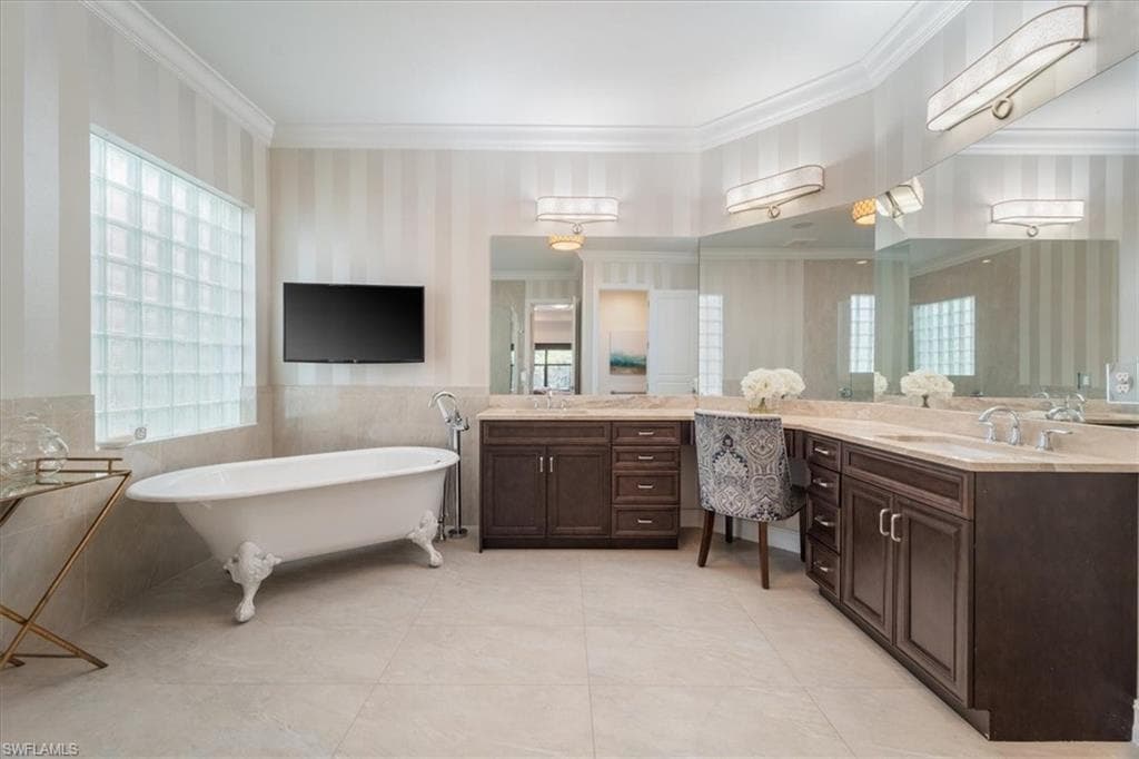 14660 Reserve Ln, Naples, FL 34109-11