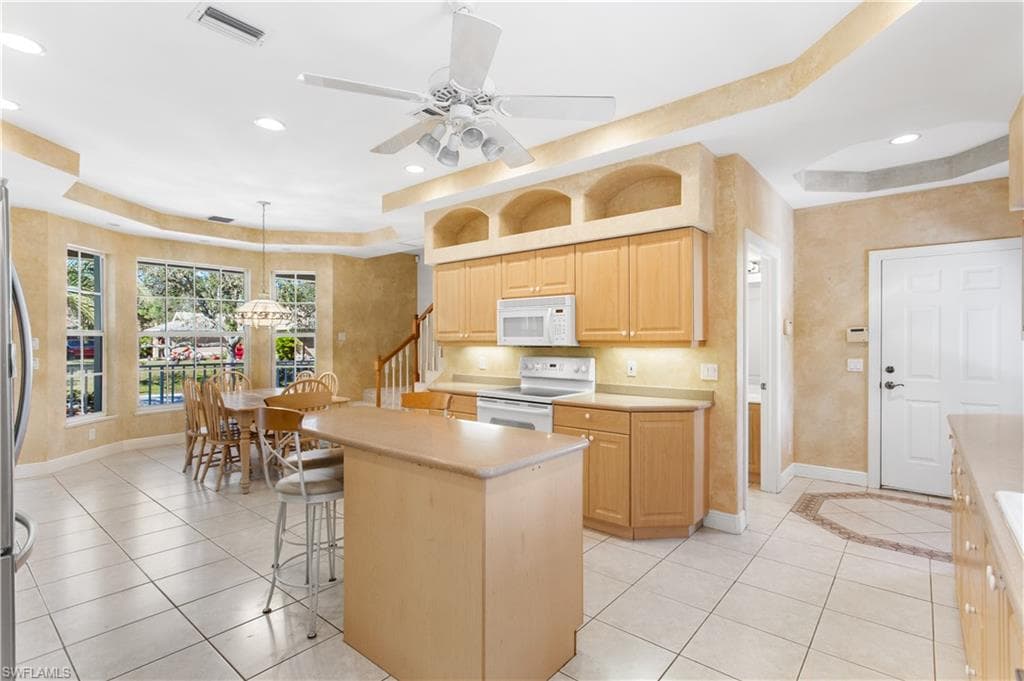 28056 East Brook Dr, Bonita Springs, FL 34135-9
