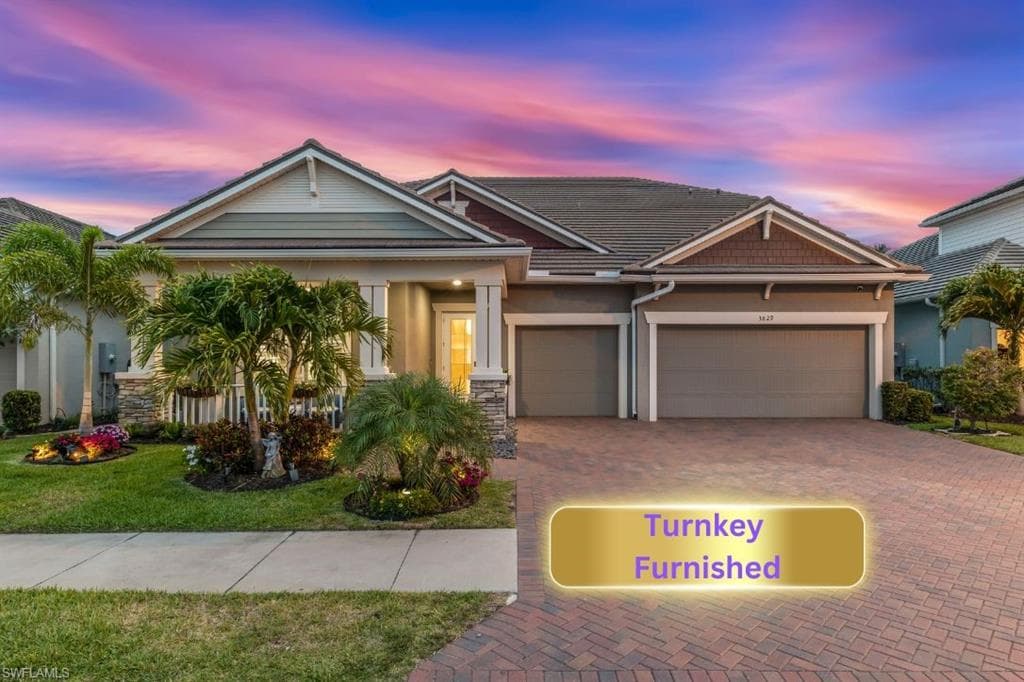 3829 Helmsman Dr, Naples, FL 34120-2