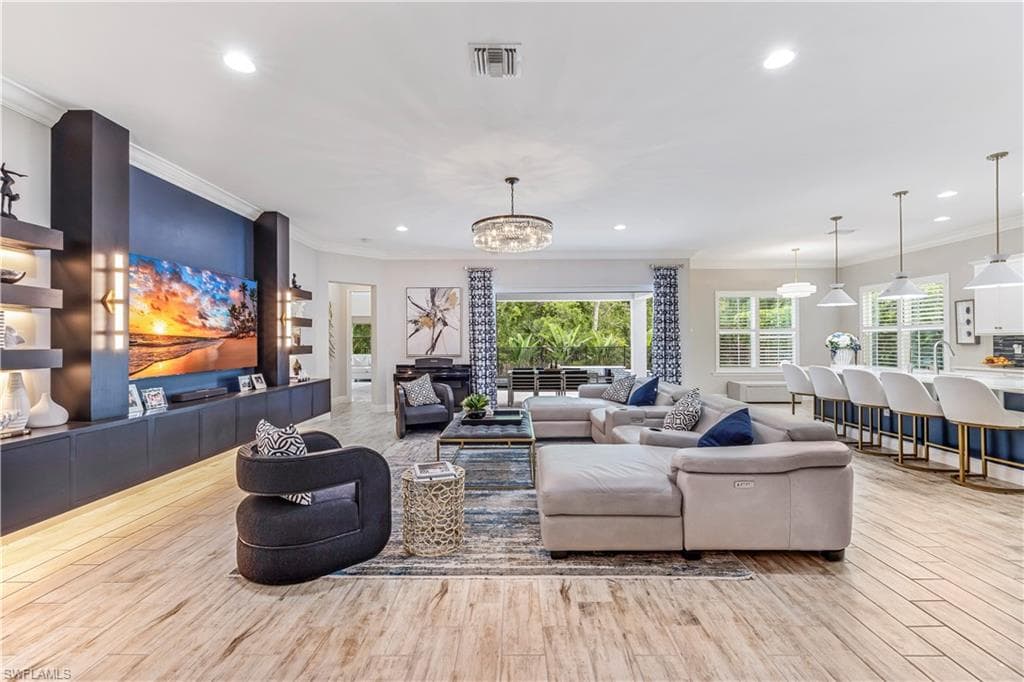 3829 Helmsman Dr, Naples, FL 34120-6