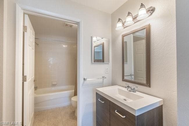 8235 Ibis Club Dr 306, Naples, FL 34104-18