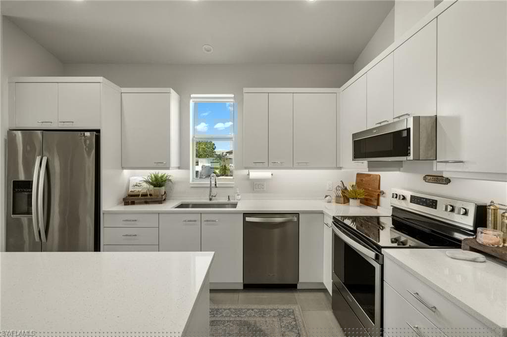 556 103rd Ave N, Naples, FL 34108-14