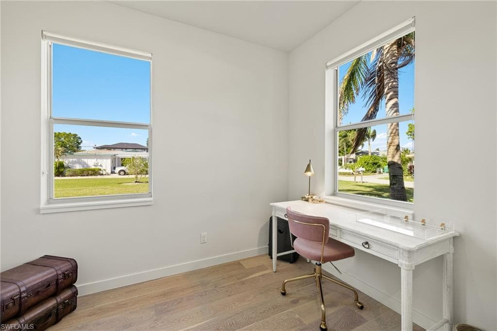 556 103rd Ave N, Naples, FL 34108-15