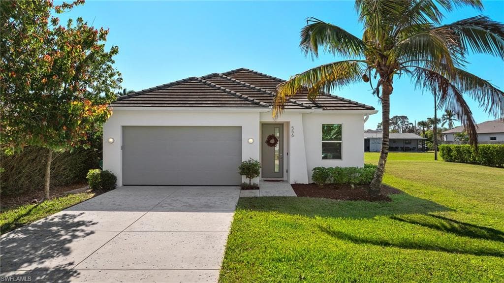 556 103rd Ave N, Naples, FL 34108-27