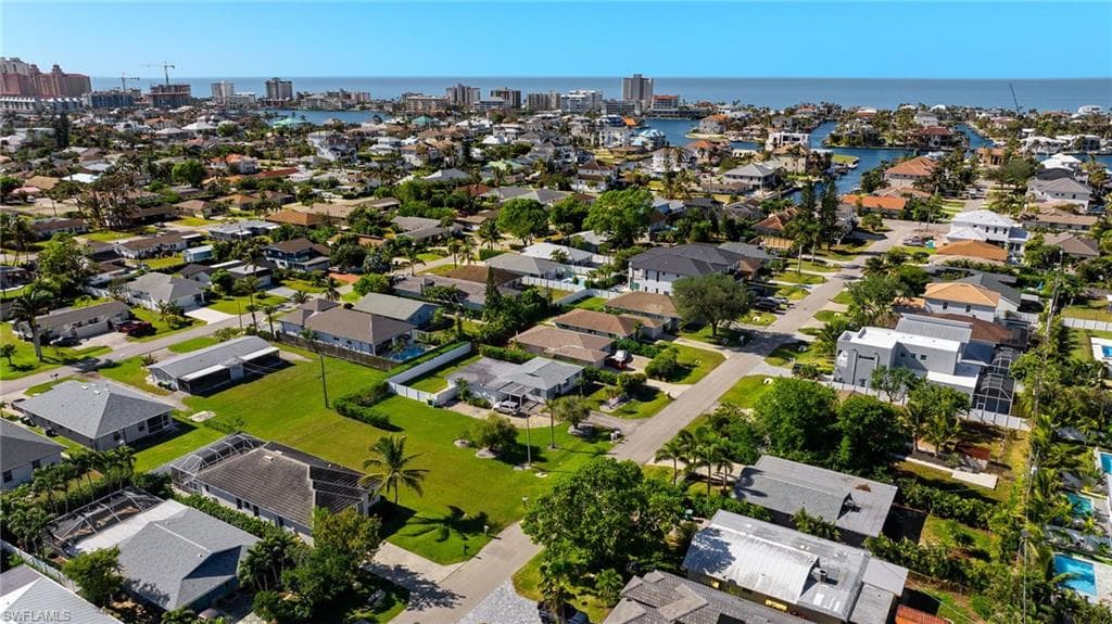 556 103rd Ave N, Naples, FL 34108-30