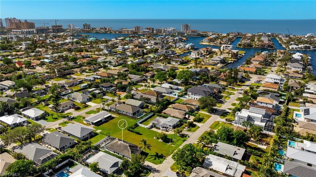 556 103rd Ave N, Naples, FL 34108-38