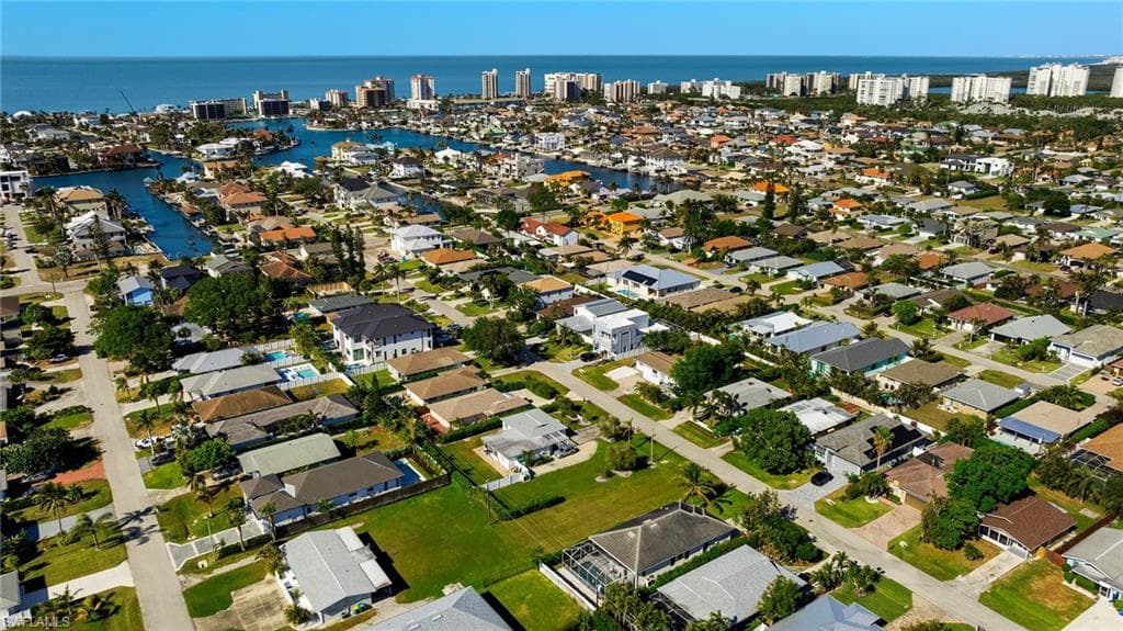 556 103rd Ave N, Naples, FL 34108-39
