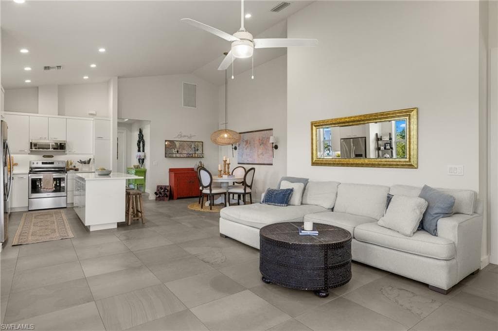 556 103rd Ave N, Naples, FL 34108-7