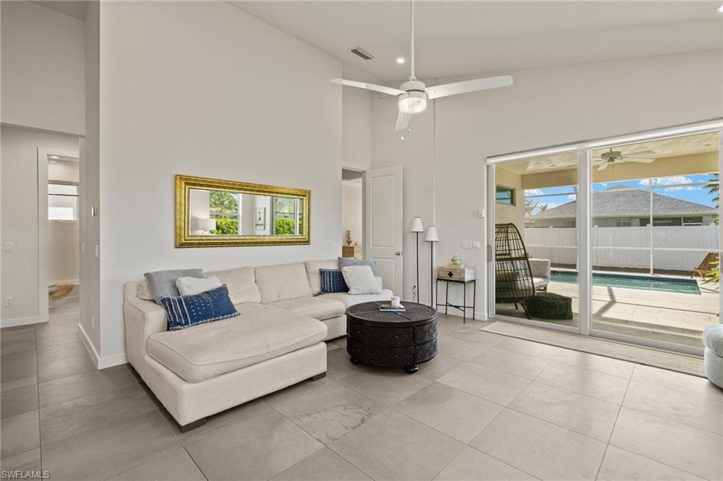 556 103rd Ave N, Naples, FL 34108-8
