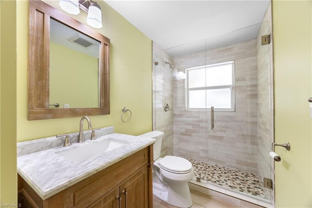 1135 7th St S, Naples, FL 34102-12