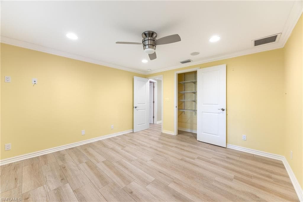 1135 7th St S, Naples, FL 34102-14