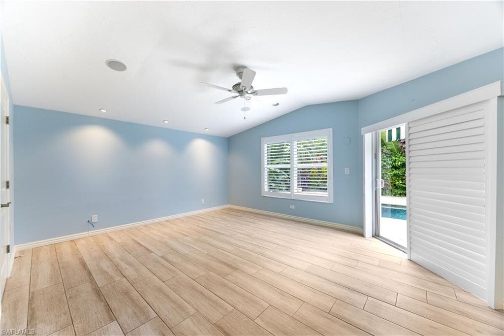 1135 7th St S, Naples, FL 34102-18