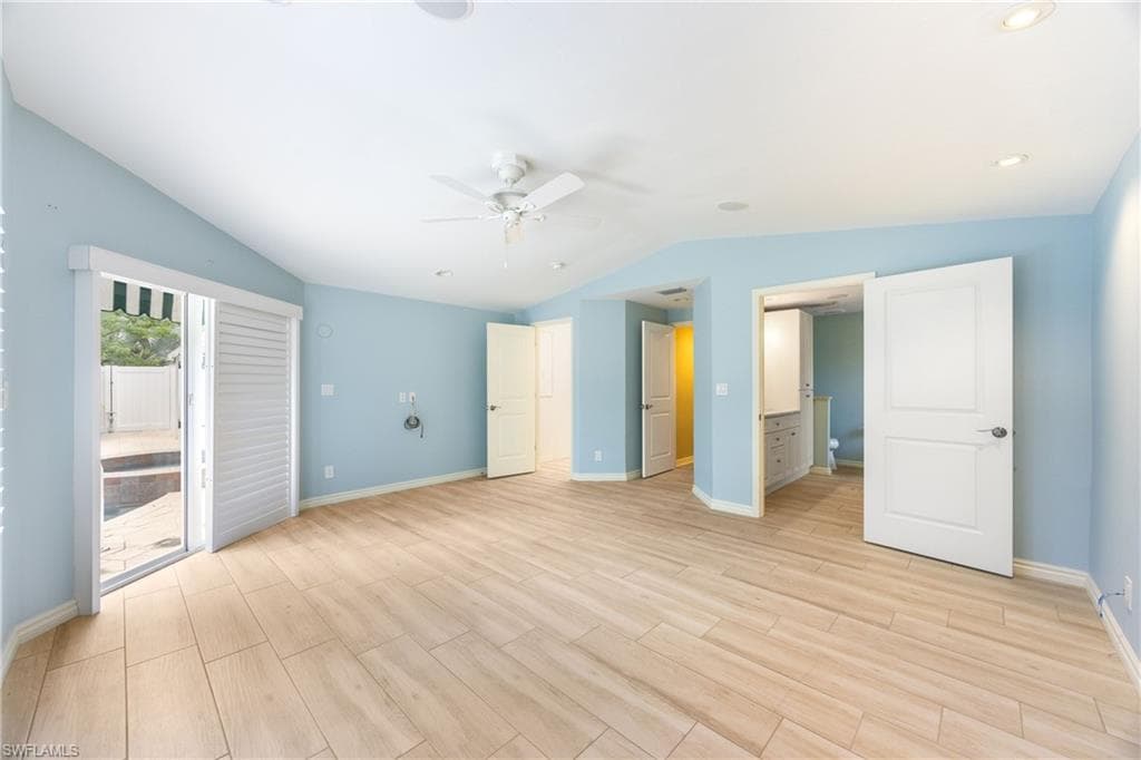 1135 7th St S, Naples, FL 34102-20