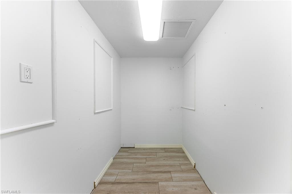 1135 7th St S, Naples, FL 34102-22