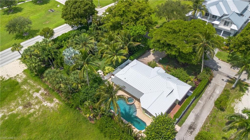 1135 7th St S, Naples, FL 34102-38