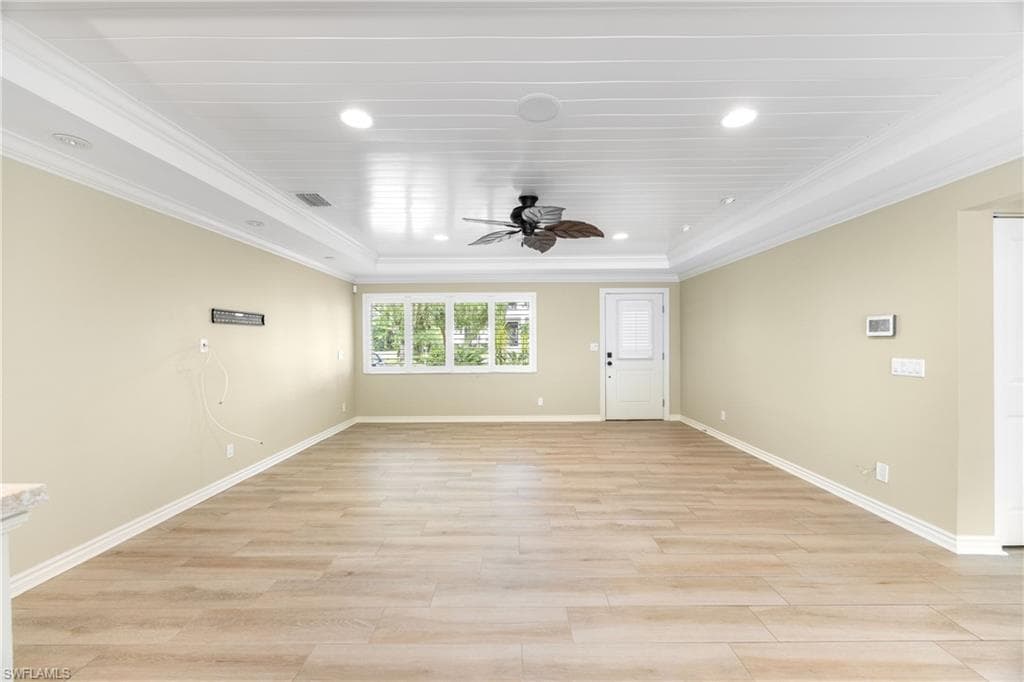 1135 7th St S, Naples, FL 34102-6