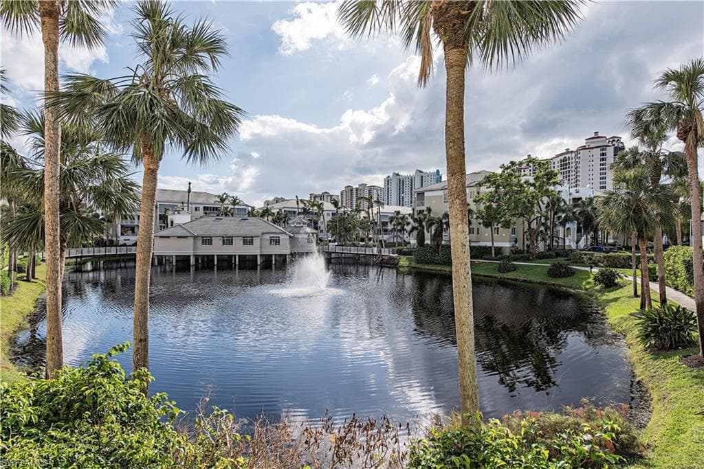 7725 Pebble Creek Cir 8-204, Naples, FL 34108-13